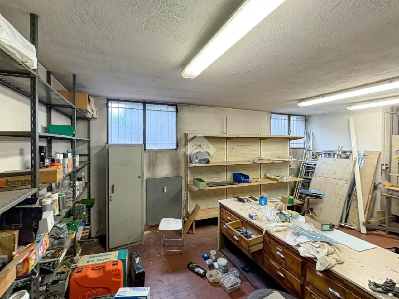 Magazzino in Via Adamello 19, Lecco, {3} - Foto 1