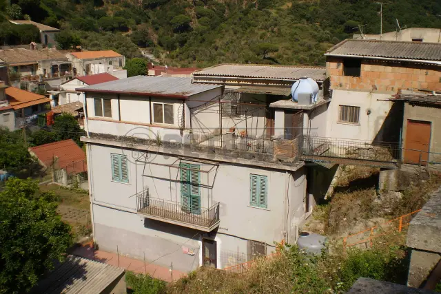 Terraced house in Strada San Michele - Portella Castanea 103, Messina - Photo 1