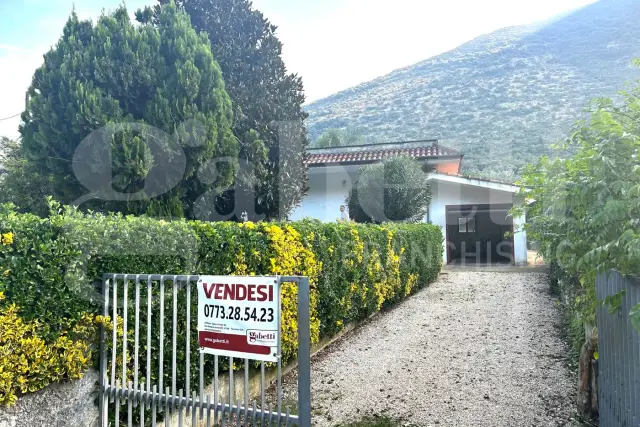 Villa in Strada La Fiora Alta , Terracina - Foto 1