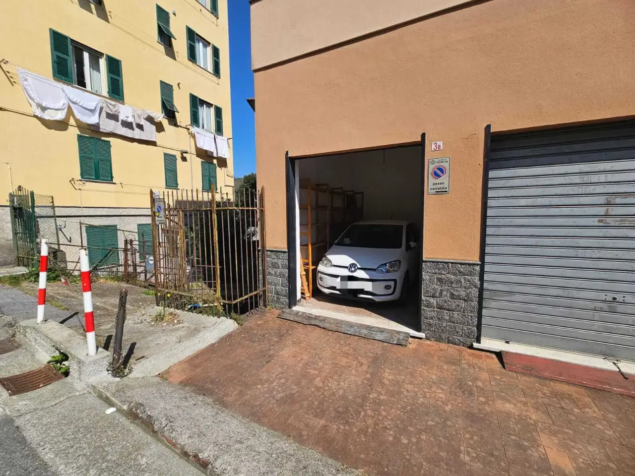 Parcheggio chiuso in Via Benedetto da Cesino 3a, Genova, {3} - Foto 2