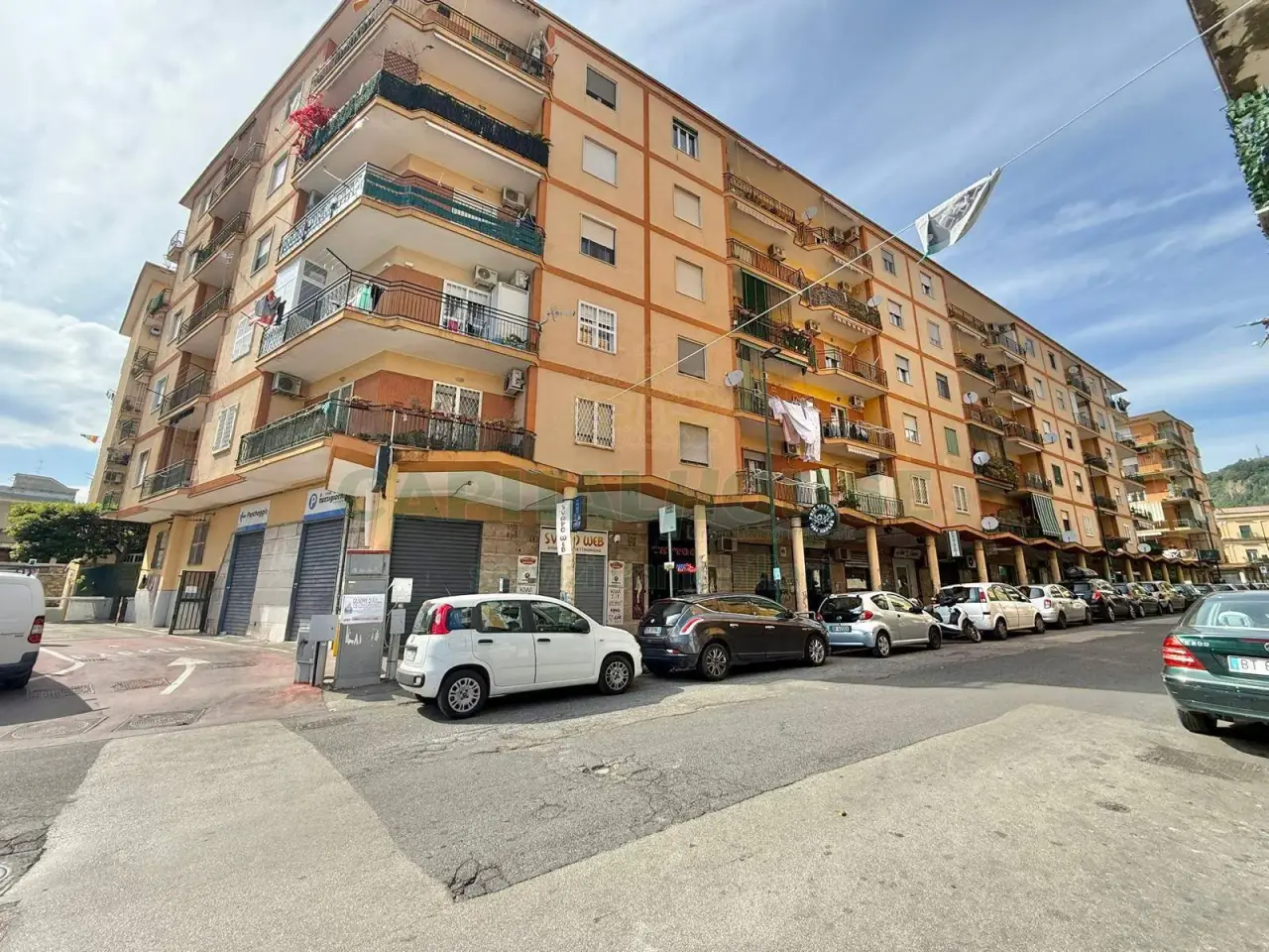 Negozio in Via Paolo della Valle 67/69, Napoli, {3} - Foto 1