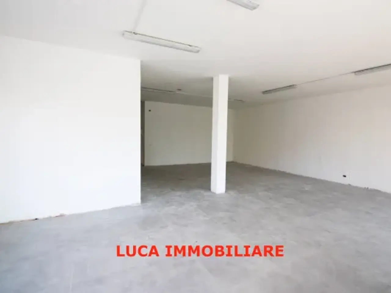 Negozio in Via 1 Maggio 94, Massa E Cozzile, {3} - Foto 1