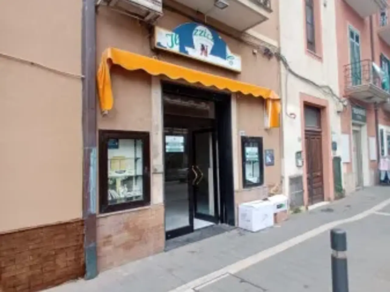 Negozio in Corso Umberto I 140, Pontecagnano Faiano, {3} - Foto 1