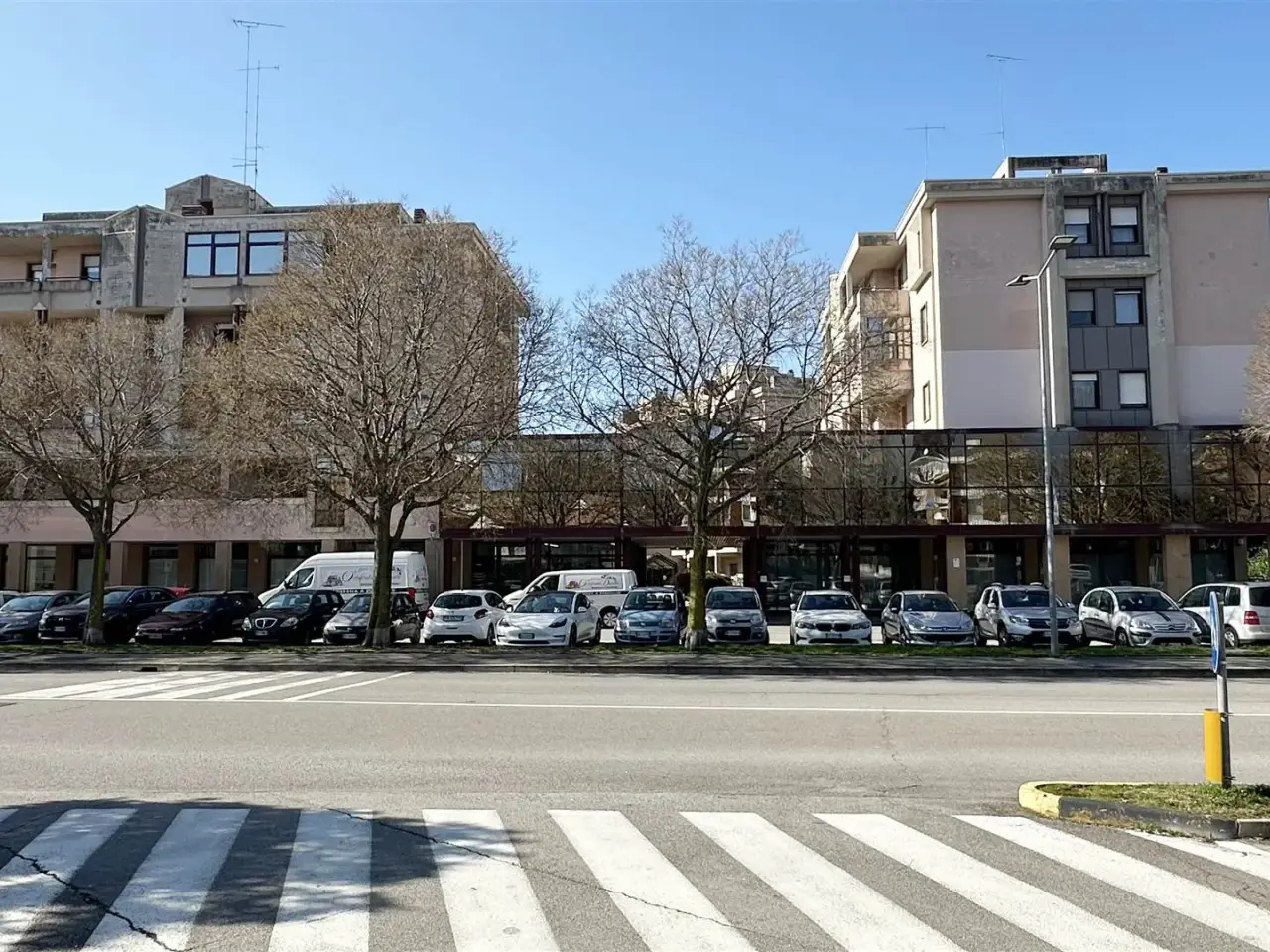 Negozio in Via E. Valentinis, Monfalcone, {3} - Foto 1