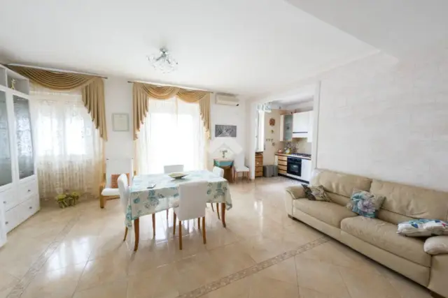 4-room flat in Via del Ponte Lungo 19, Manfredonia - Photo 1