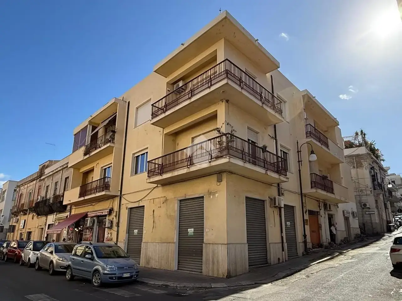 Negozio in Via Aschenez 195, Reggio Calabria, {3} - Foto 1