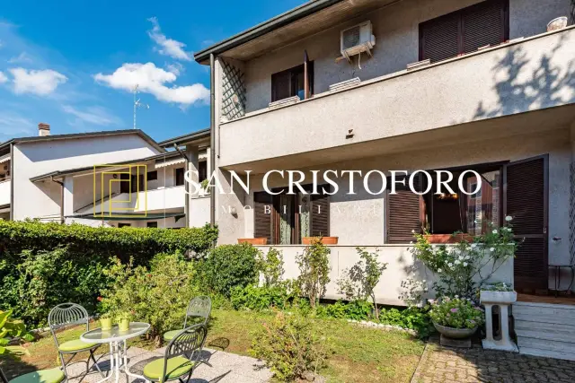 4-room flat in Via Isonzo 7, Cerro Maggiore - Photo 1