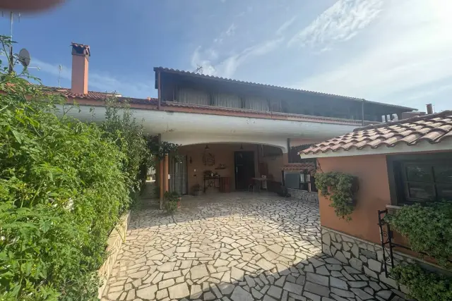 Terraced house in Via dell'Orsa Maggiore, Ardea - Photo 1