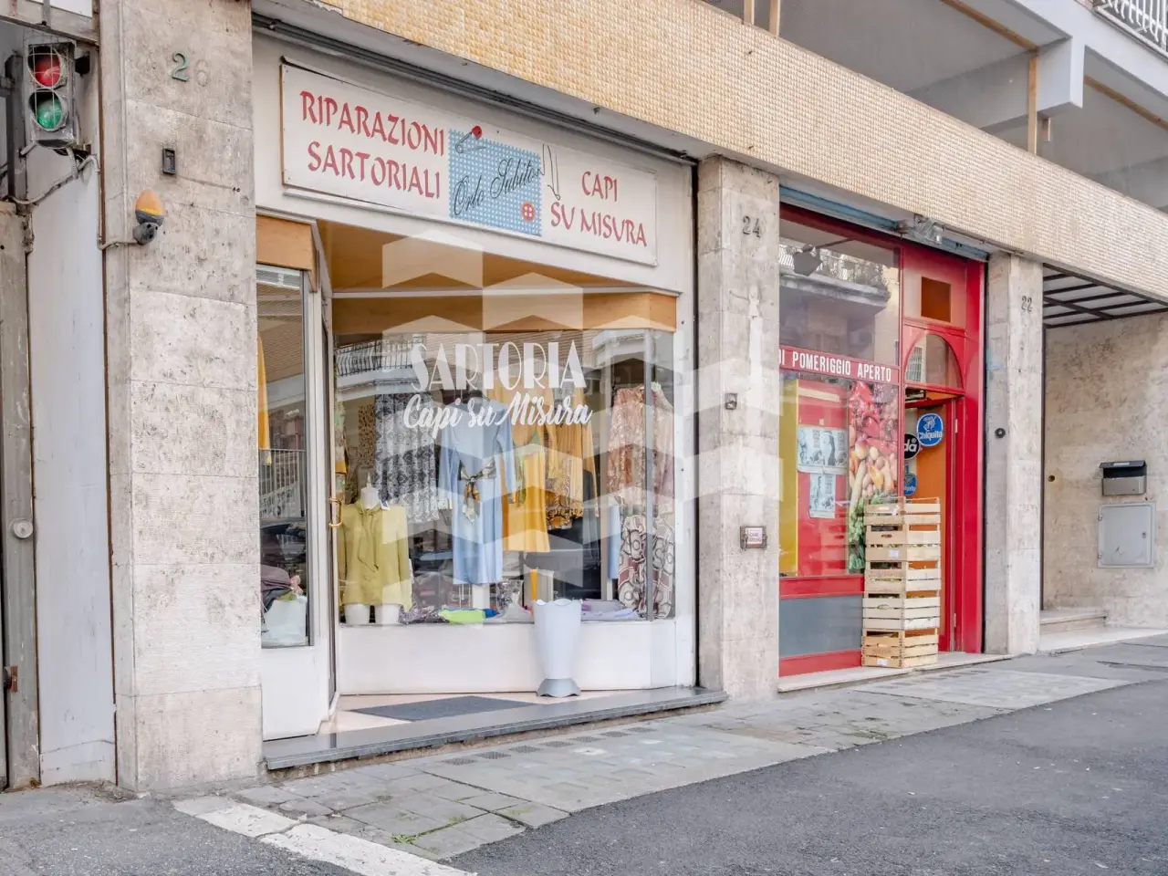 Negozio in Via Mario Fani 24, Roma, {3} - Foto 2