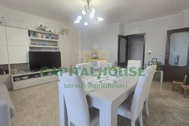 4-room flat in Via Diaz, San Nicola la Strada - Photo 1