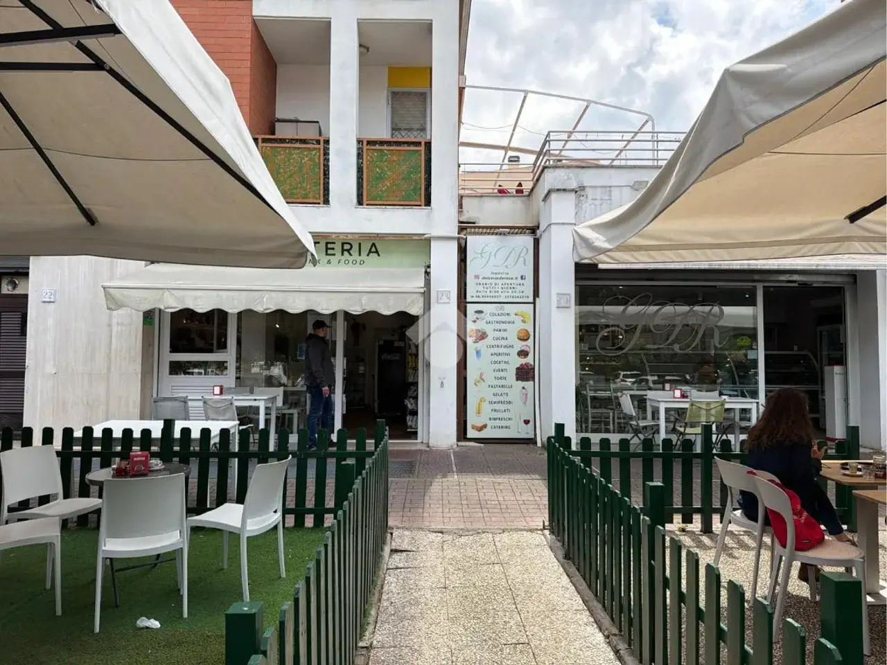 Negozio in Piazza Vincenzo Simoncelli 23, Roma, {3} - Foto 1