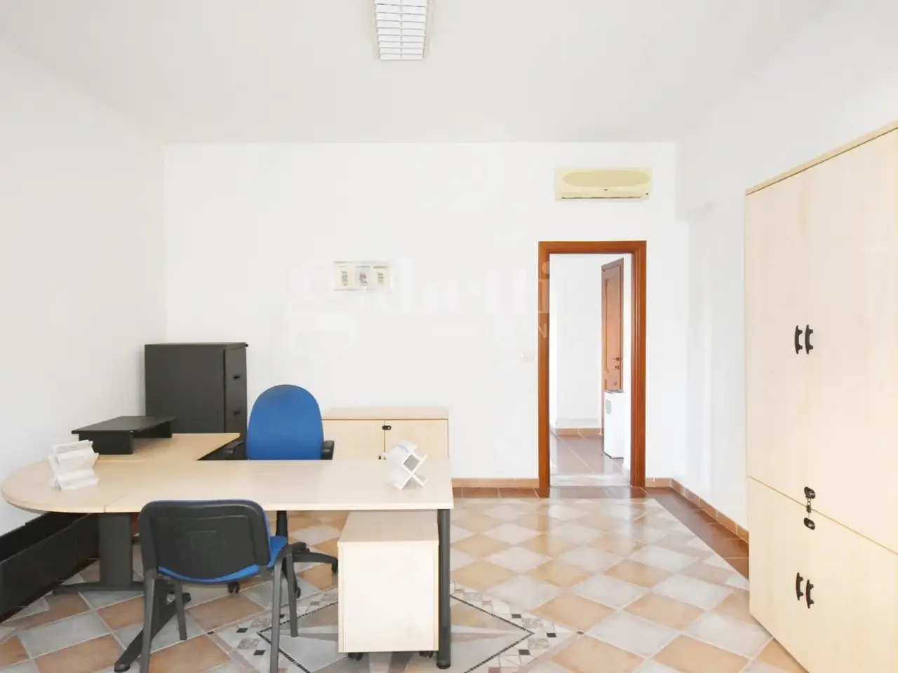 Ufficio in Via Alessandro Volta 15, Olbia, {3} - Foto 1