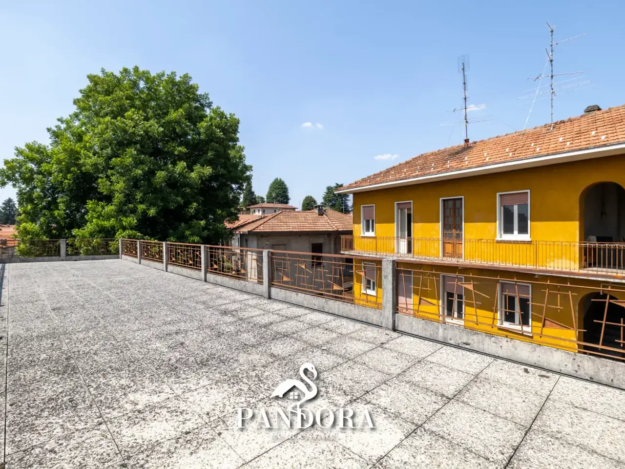Palazzina commerciale in Via l. da Vinci 1, Arsago Seprio, {3} - Foto 2