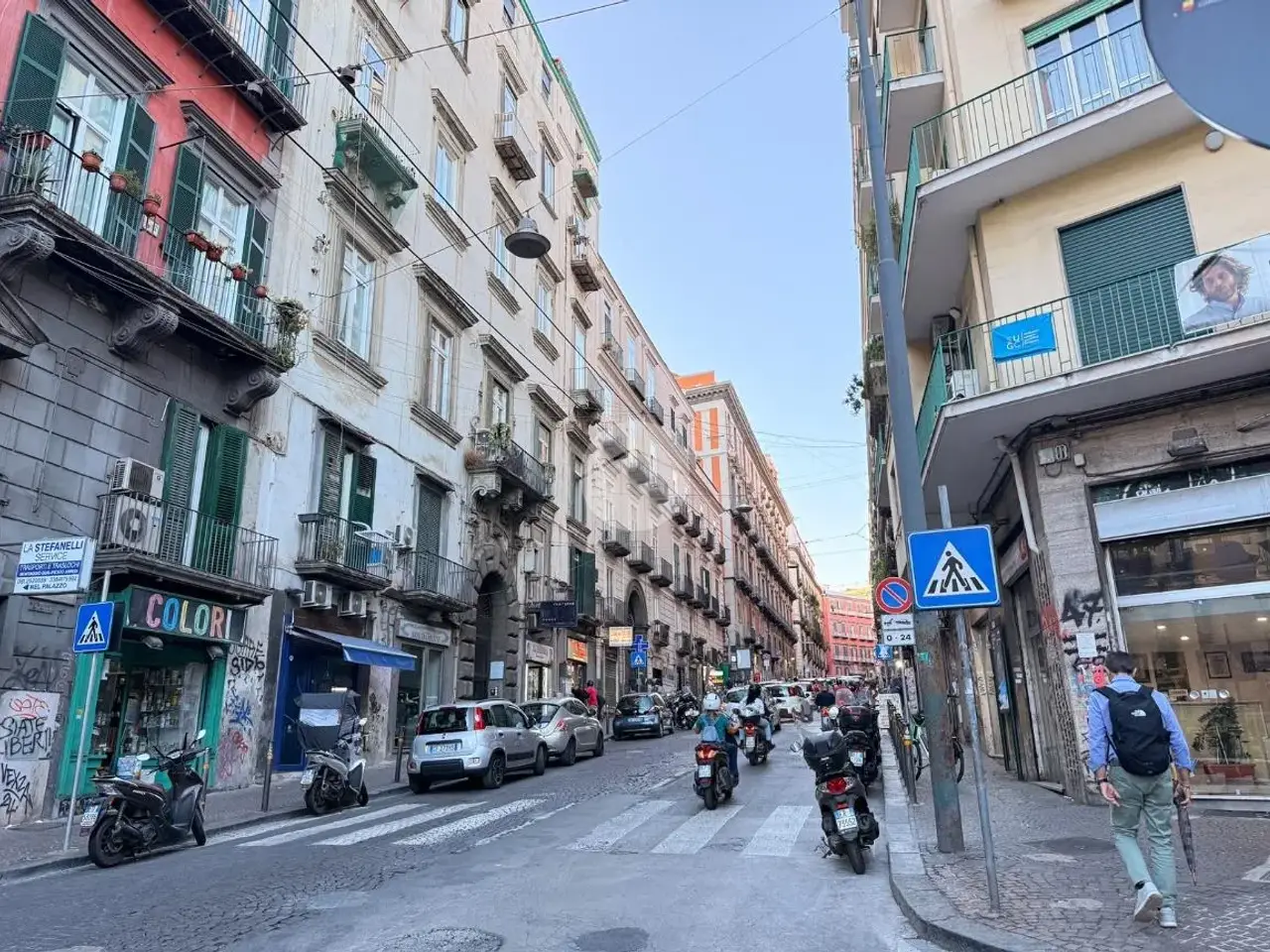 Laboratorio in Vico Monteleone 4, Napoli, {3} - Foto 2