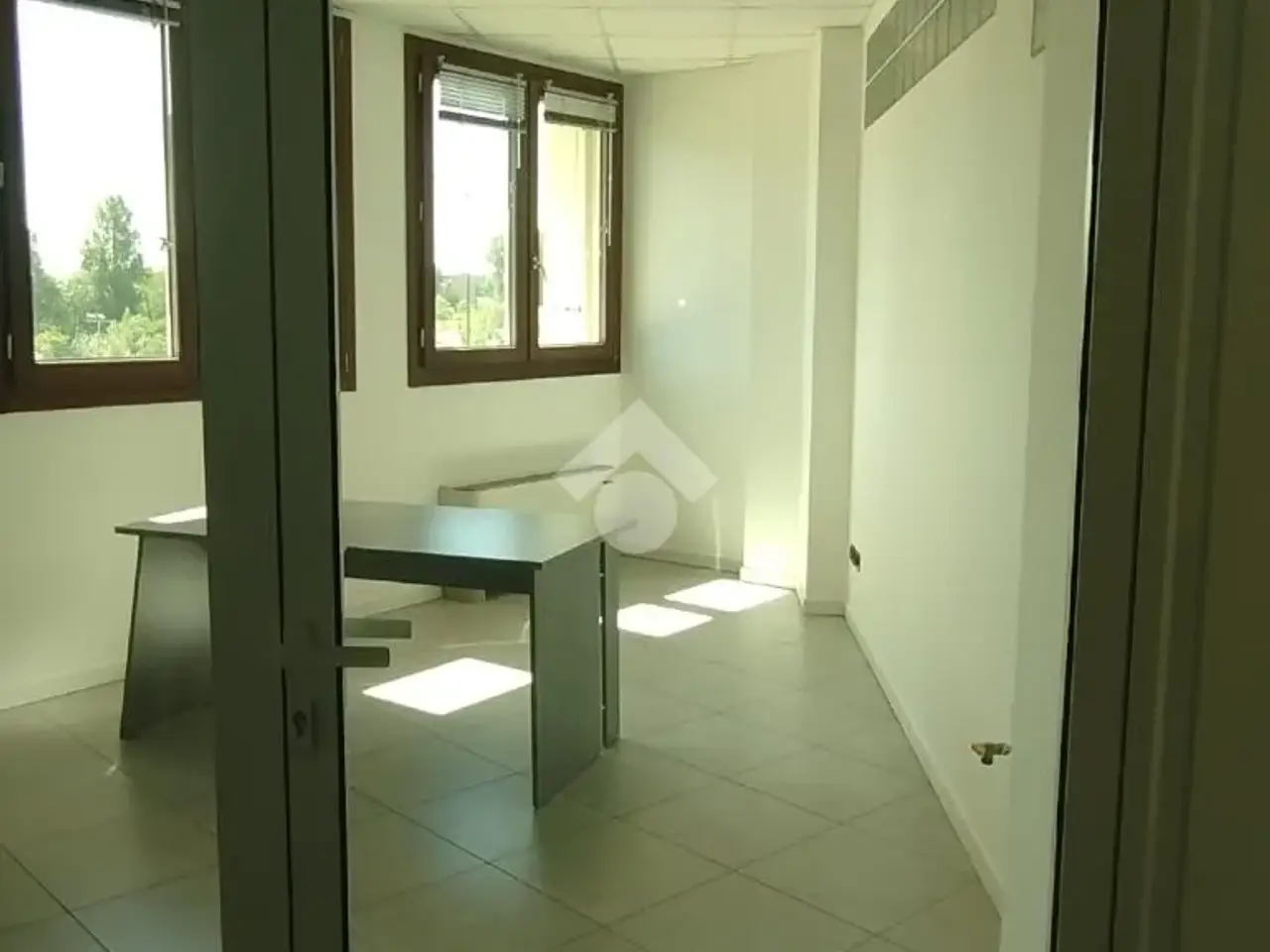 Ufficio in Via Gaudenzio Ferrari 25, Saronno, {3} - Foto 1