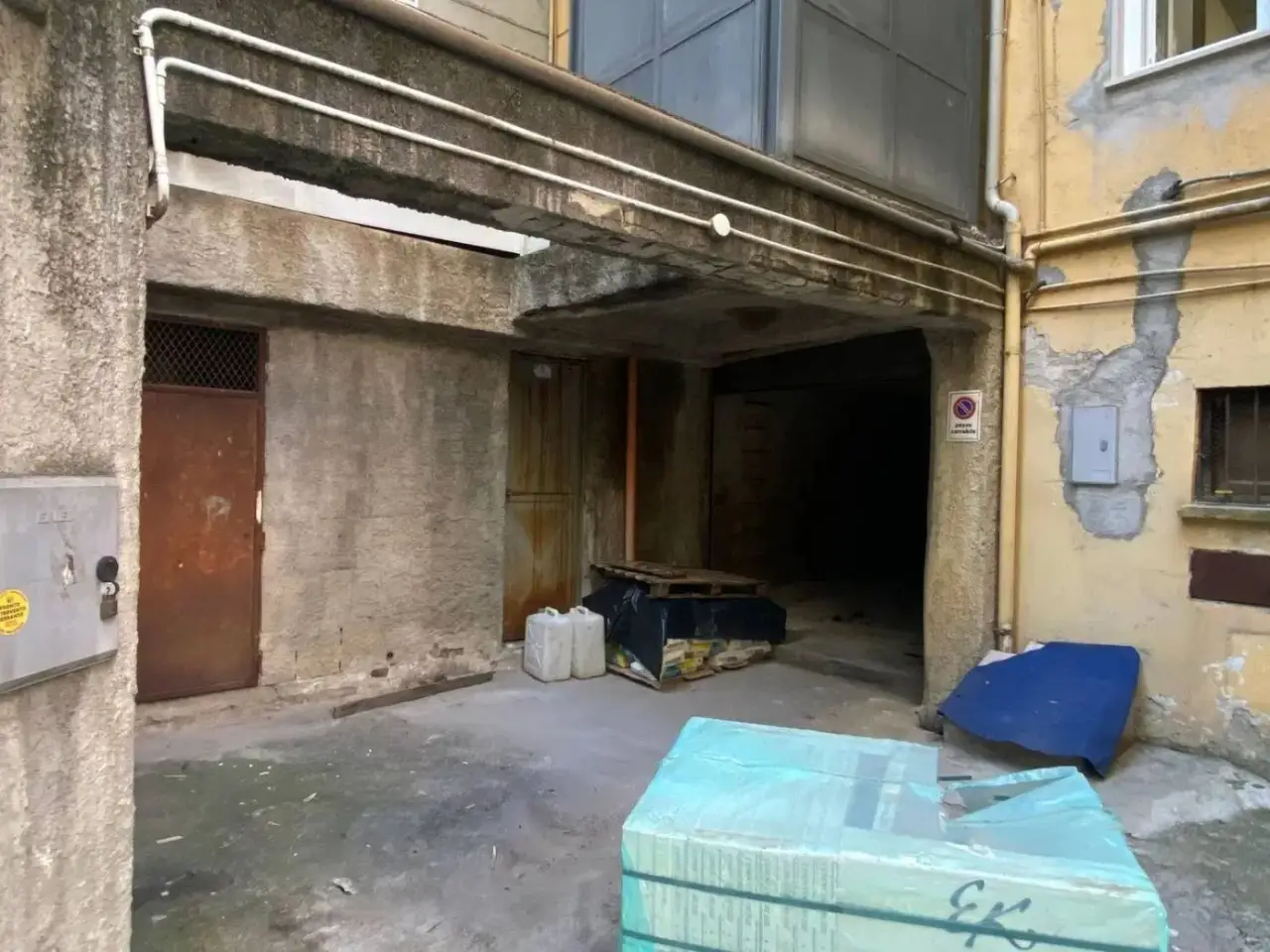 Parcheggio chiuso in Via Monte Santo, 116, Cosenza, {3} - Foto 1