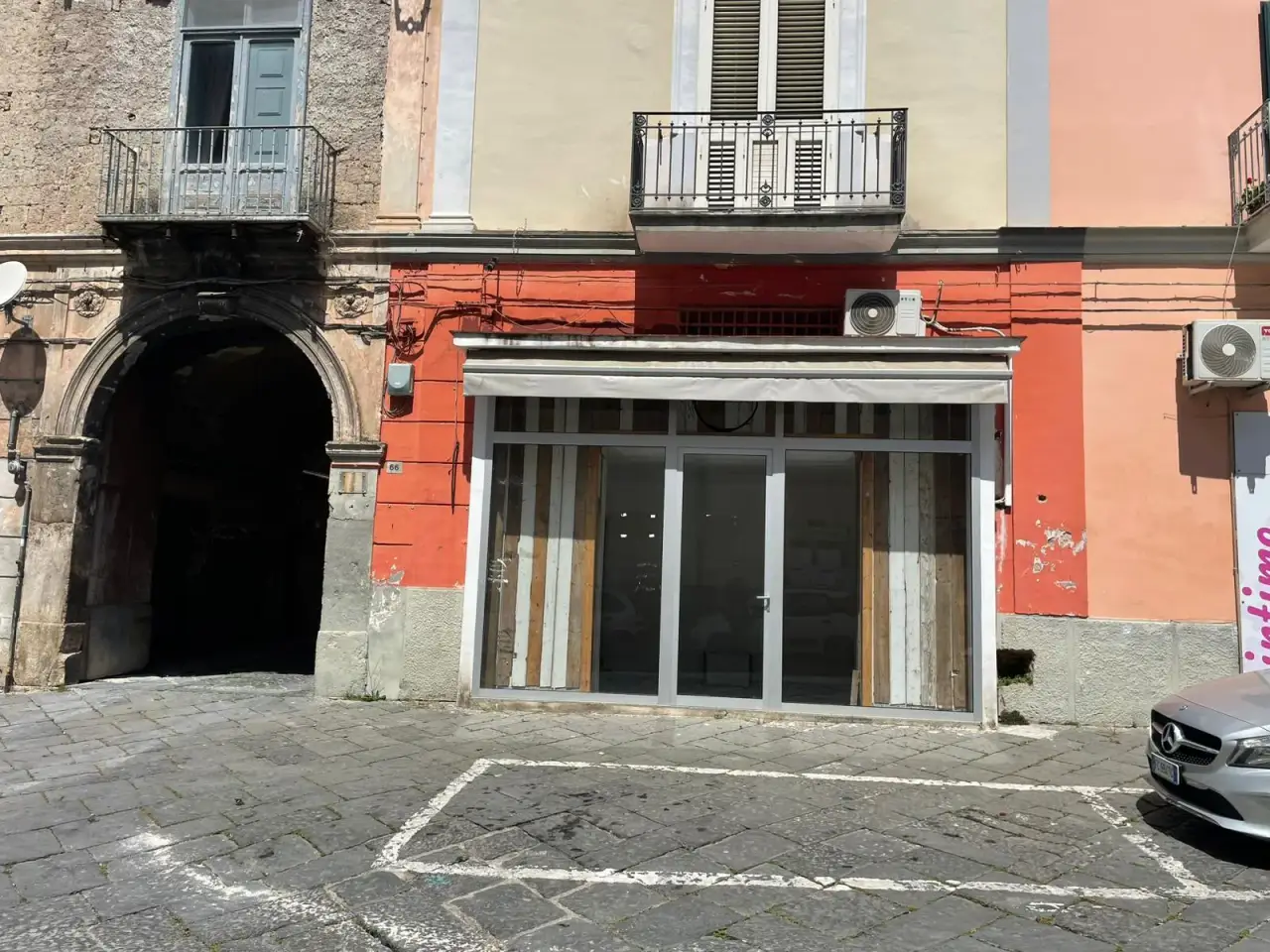 Negozio in Via San Francesco d'Assisi 68, Maddaloni, {3} - Foto 1