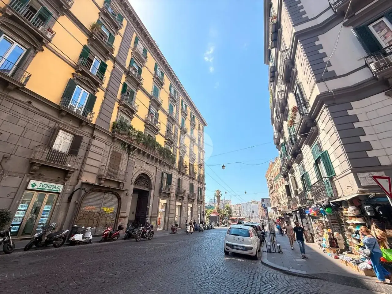 Magazzino in Via Francesco Saverio Correra 16, Napoli, {3} - Foto 2