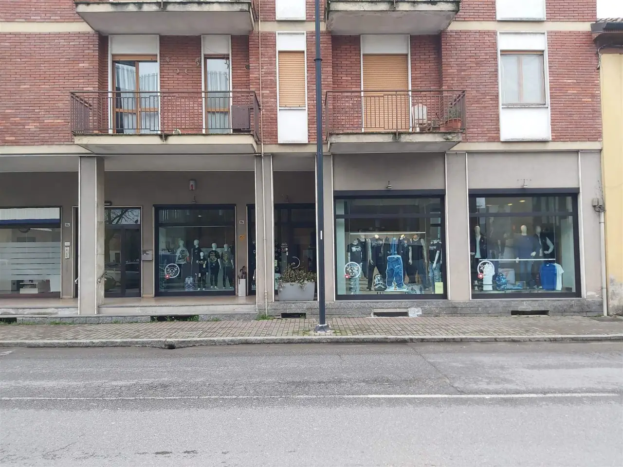 Negozio in Via Gramsci, Trezzo Sull'Adda, {3} - Foto 2