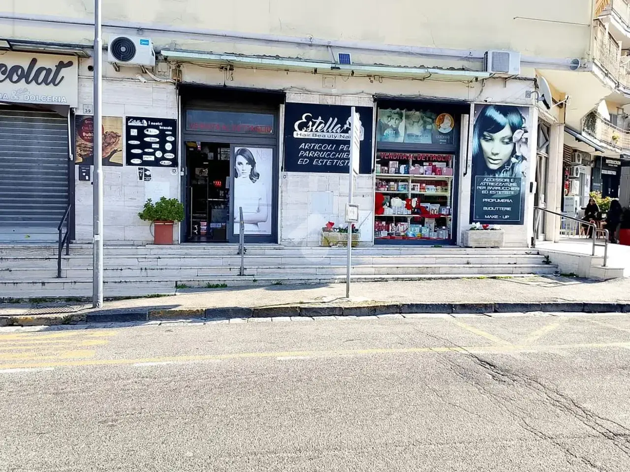 Negozio in Via Aldo Moro 81, San Giorgio A Cremano, {3} - Foto 1