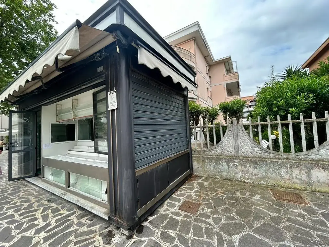 Palazzina commerciale in Viale Maiella, Francavilla Al Mare, {3} - Foto 2