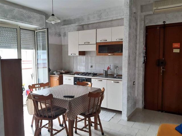 2-room flat in Via Rodio, Catanzaro - Photo 1