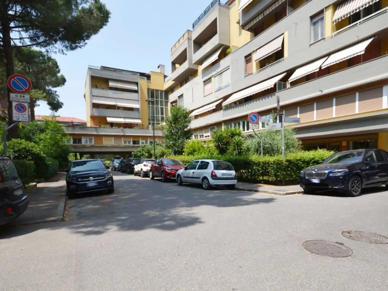 Locale commerciale in Via San Marino, Firenze, {3} - Foto 1