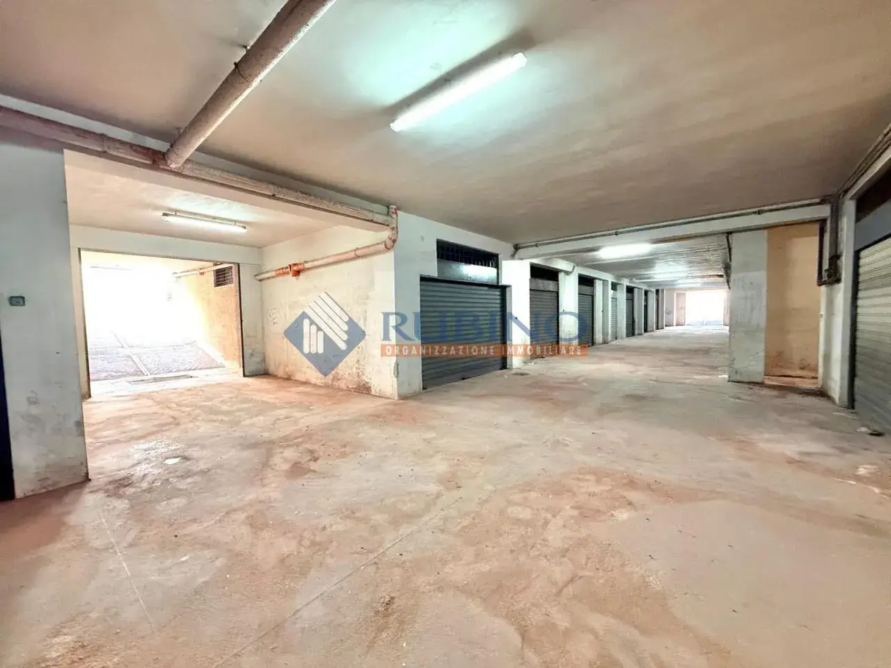 Magazzino in Via Sandro Pertini 16, Trani, {3} - Foto 1