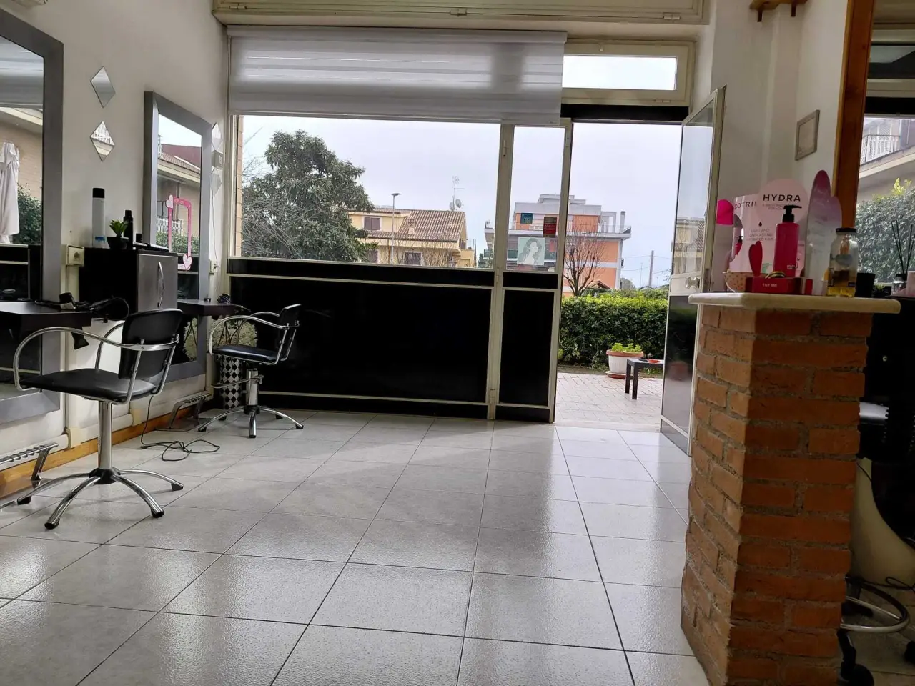 Negozio in Via dei Tulipani 15, Guidonia Montecelio, {3} - Foto 2