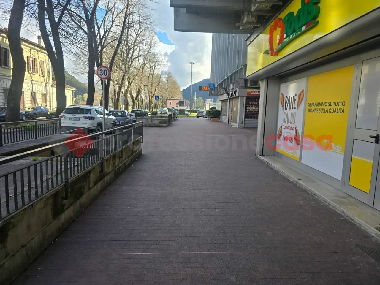 Magazzino in Via Salaria per Roma 4, Rieti, {3} - Foto 2