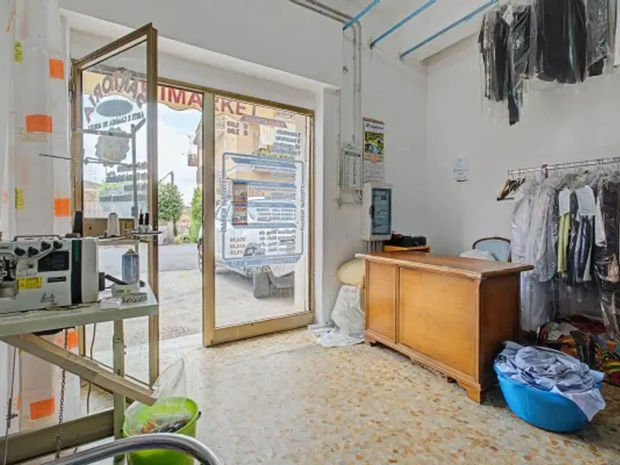 Negozio in Via della Massimilla 113, Roma, {3} - Foto 1