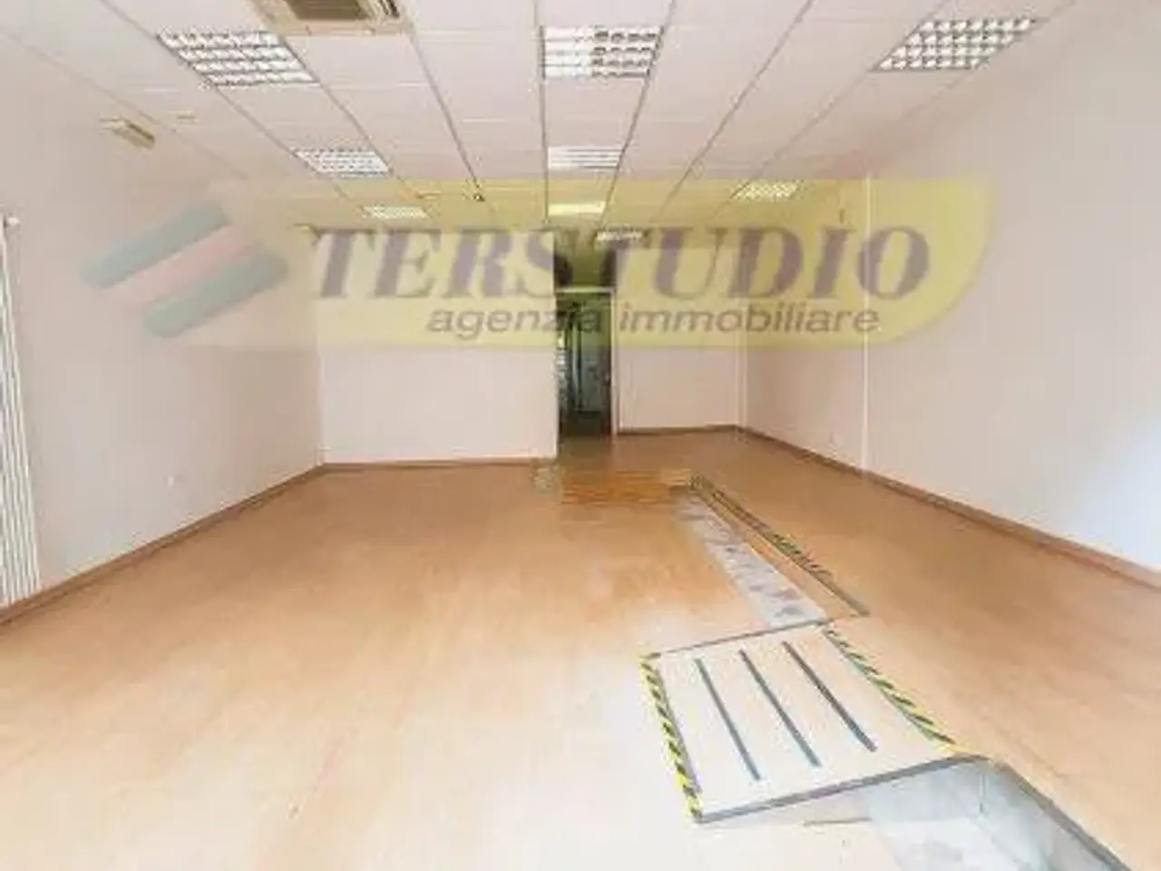 Ufficio in Via dei Gallarari Snc, Bergamo, {3} - Foto 1