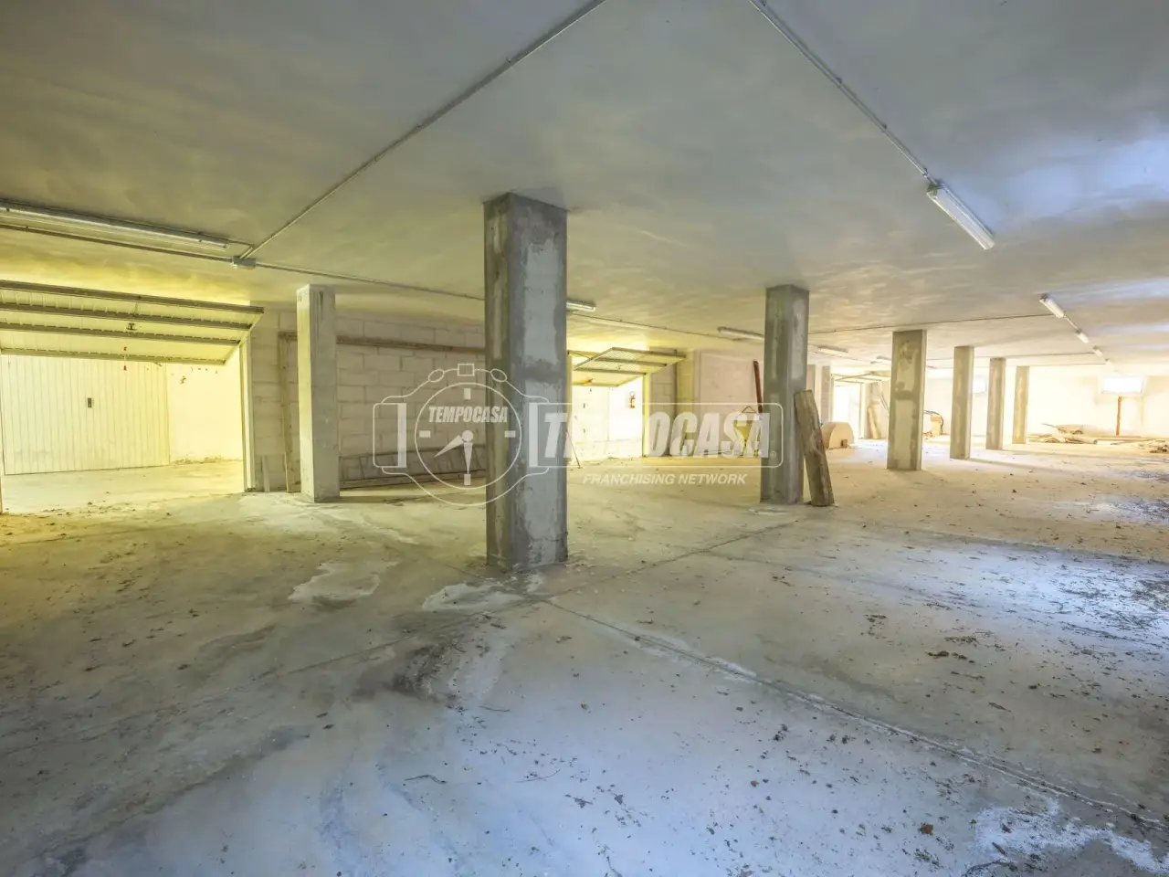 Magazzino in Via Alcide De Gasperi, Montecassiano, {3} - Foto 1