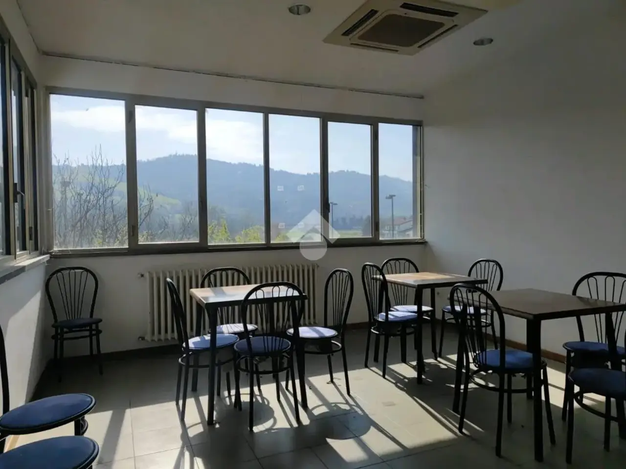 Negozio in Piazza Vittorio Martelli, Castrocaro Terme, {3} - Foto 1