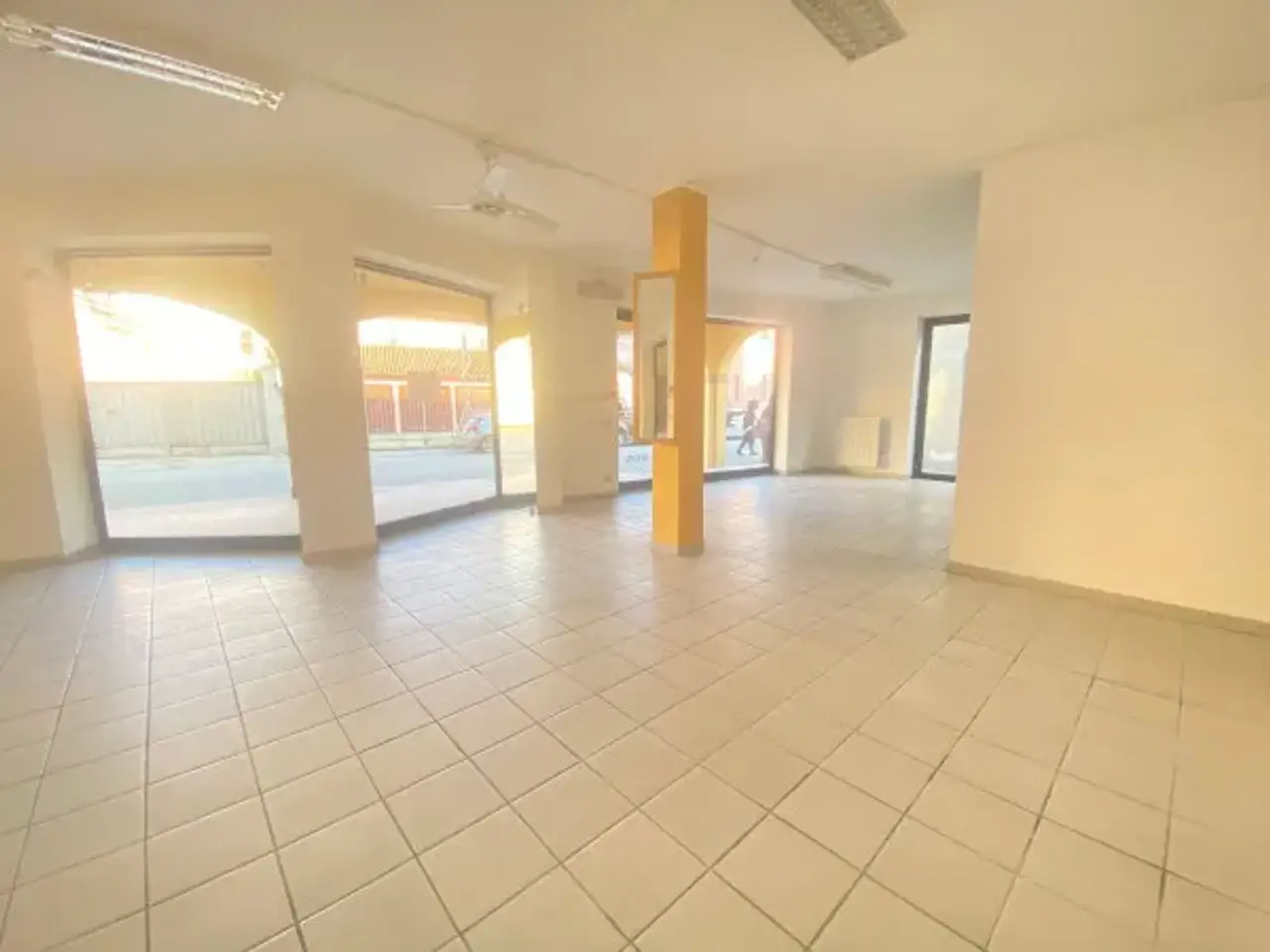 Negozio in Via San Biagio 15, Caramagna Piemonte, {3} - Foto 2