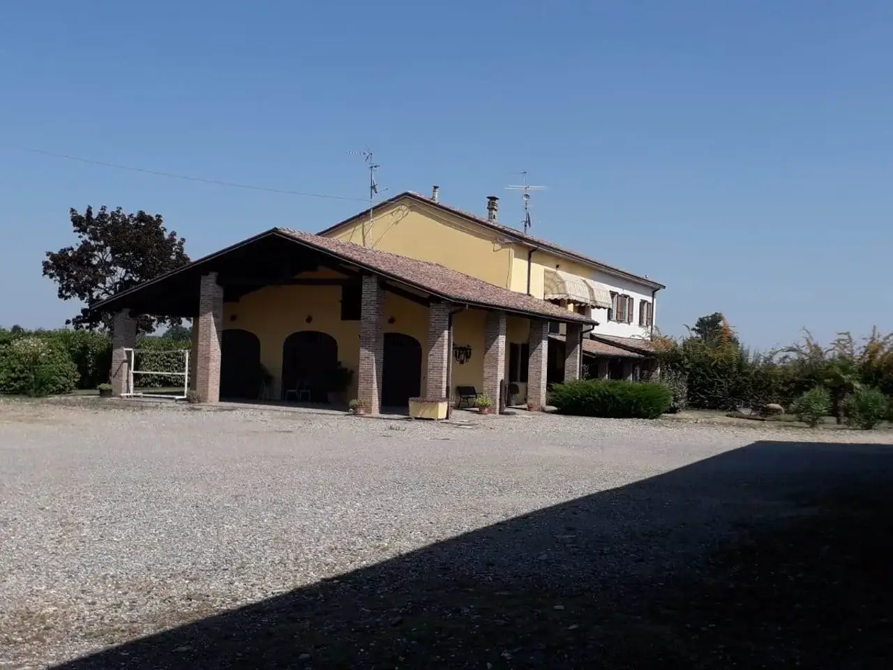 Azienda agricola in , Caorso, {3} - Foto 1
