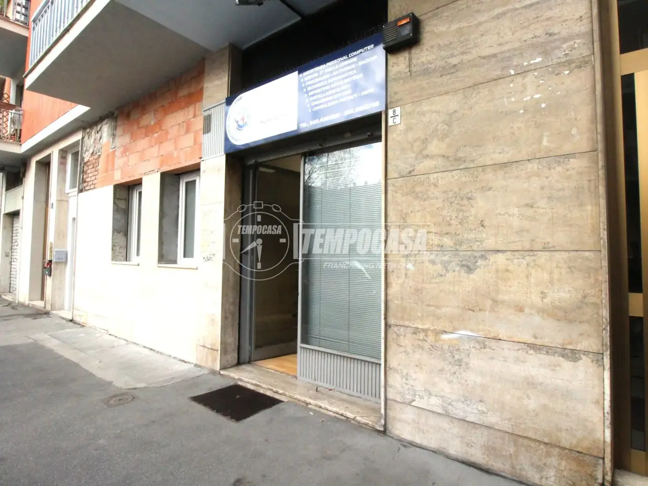 Negozio in Via Biscarra Giovanni Battista E Carlo Felice, Torino, {3} - Foto 1
