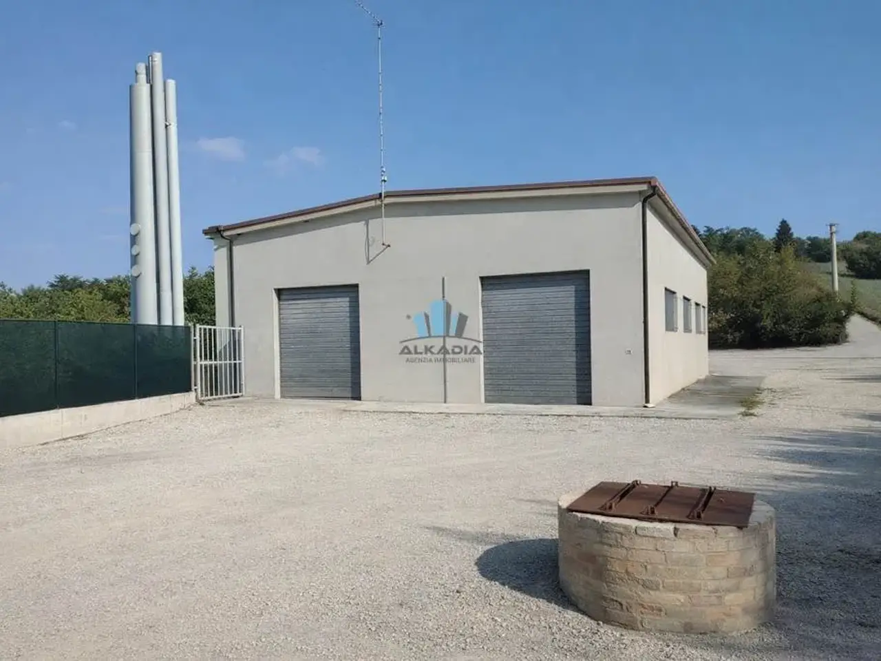 Laboratorio in , Fermo, {3} - Foto 1