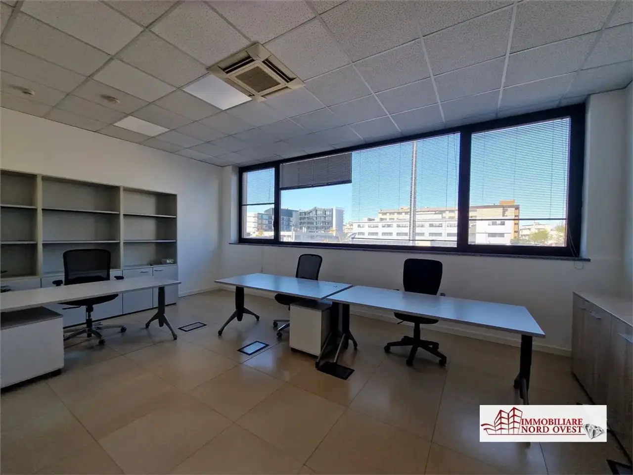 Ufficio in Via Gallarate Snc, Milano, {3} - Foto 1