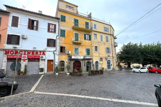 Vierzimmerwohnung in Piazza Mazzini 21, Genzano di Roma - Foto 1