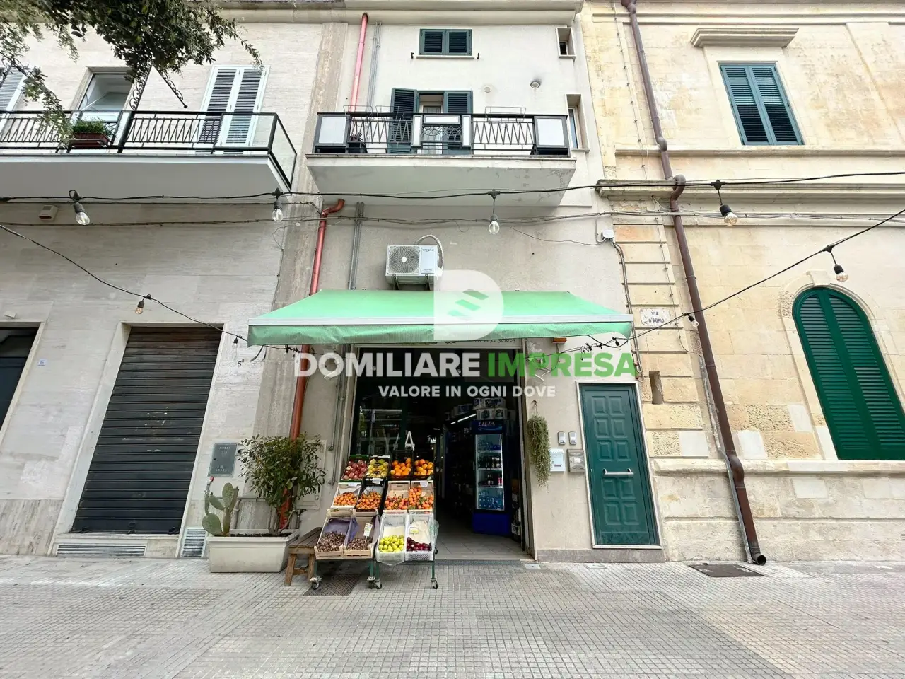 Locale commerciale in Via Taranto 35, Lecce, {3} - Foto 1
