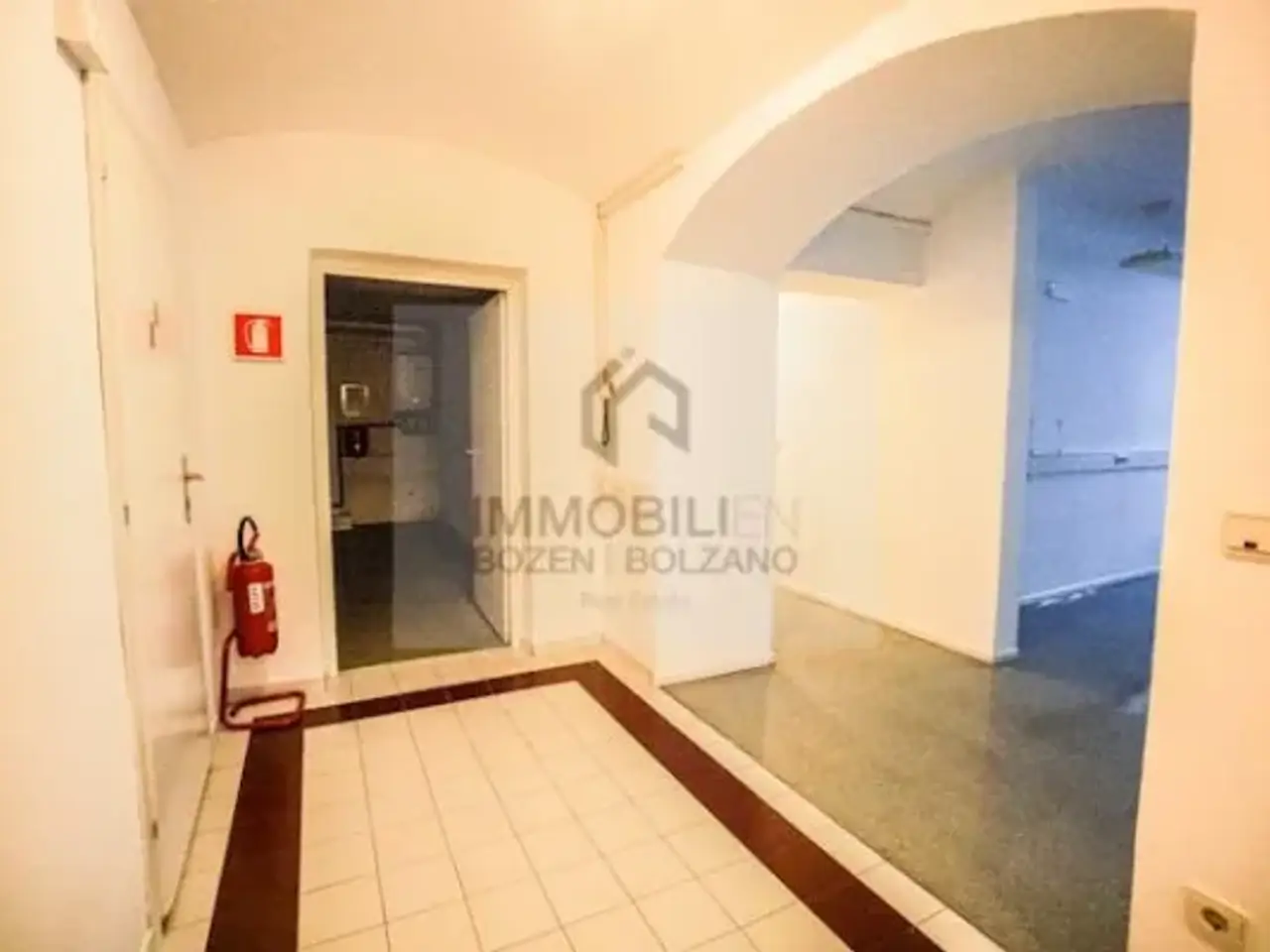 Ufficio in Piazza della Parrocchia 6, Bolzano, {3} - Foto 2
