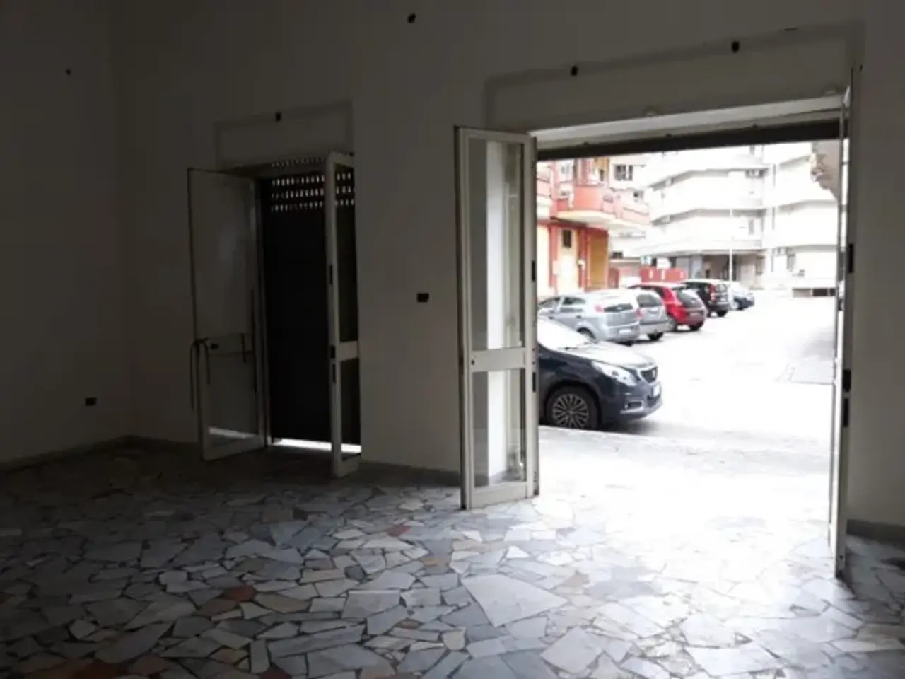 Negozio in Via Roma 33, Casalnuovo Di Napoli, {3} - Foto 2