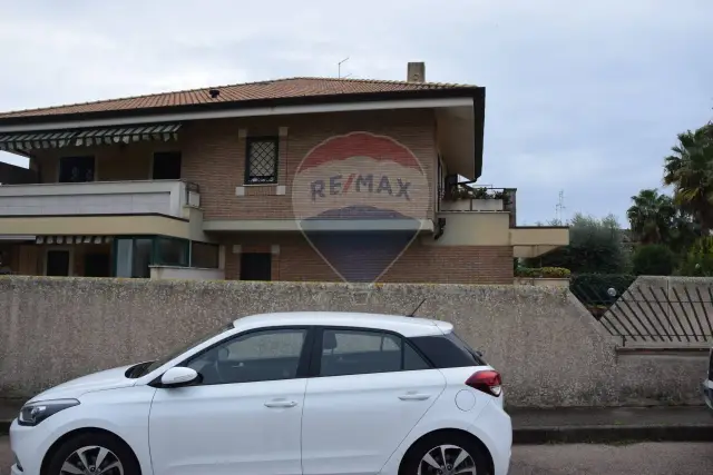 Villa in Via delle Lantane 12, Anzio - Foto 1