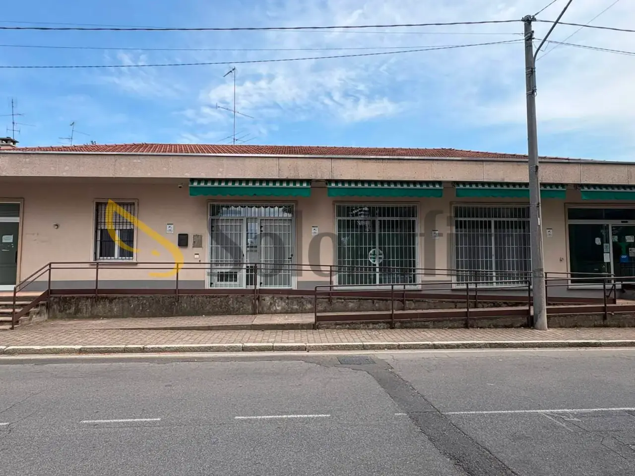 Negozio in Via Contardo Ferrini 42, Samarate, {3} - Foto 1