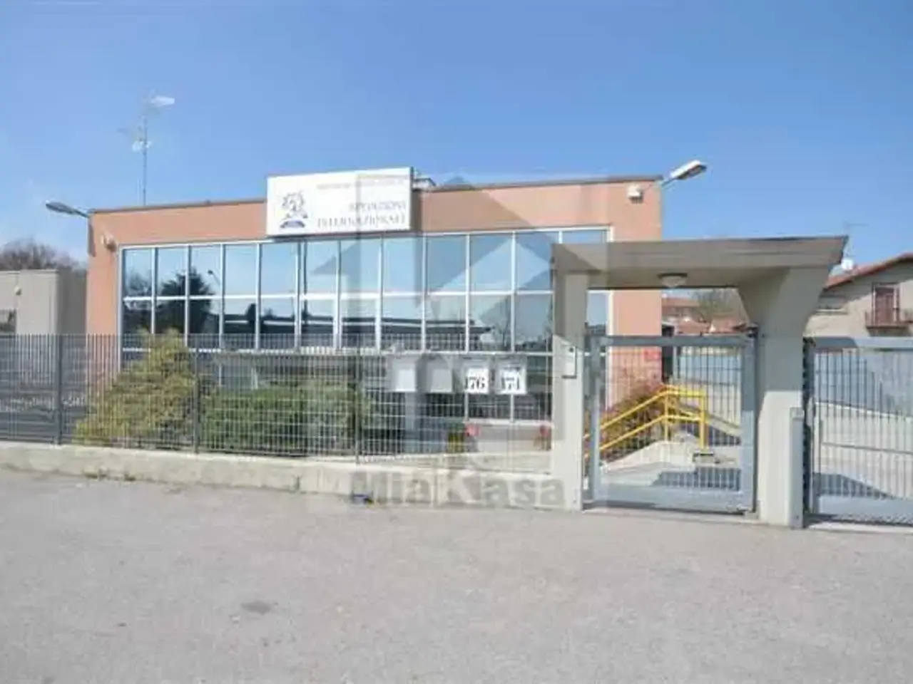 Ufficio in Via Papa Giovanni XXIII 176, Cardano Al Campo, {3} - Foto 1