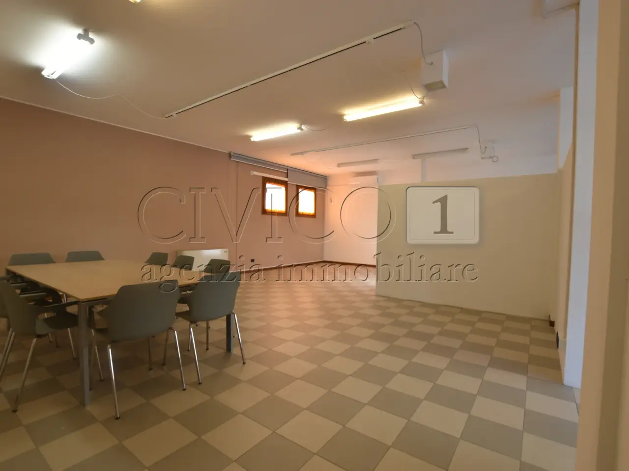 Palazzina commerciale in Viale Strasburgo, Rubano, {3} - Foto 1