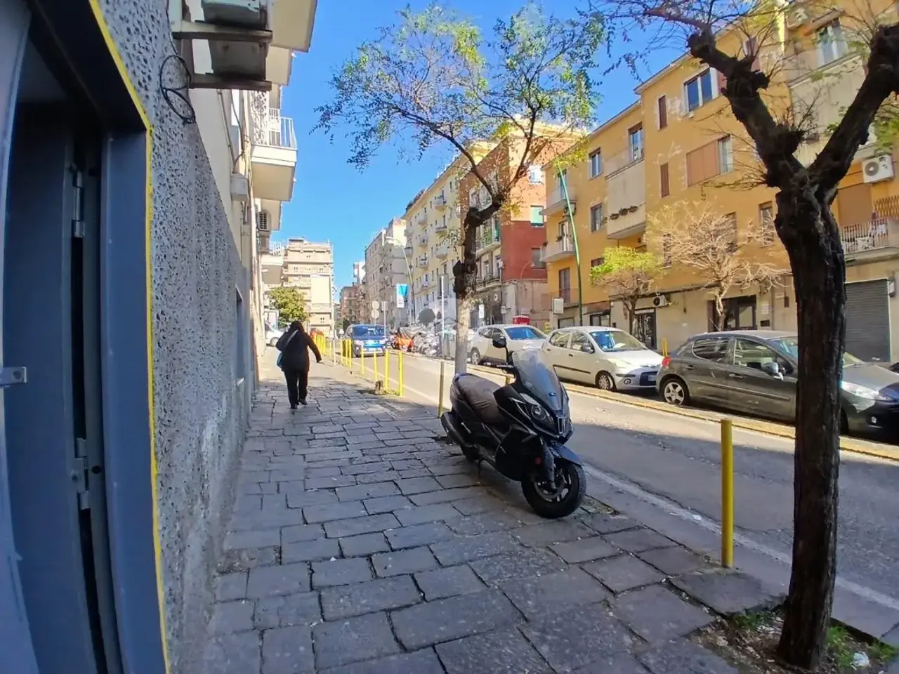 Negozio in Via Girolamo Santacroce 74, Napoli, {3} - Foto 1