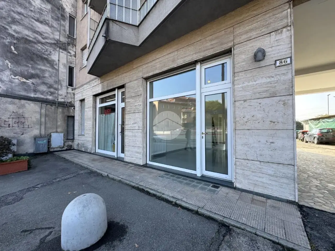 Negozio in Corso Vercelli 86, Ivrea, {3} - Foto 2