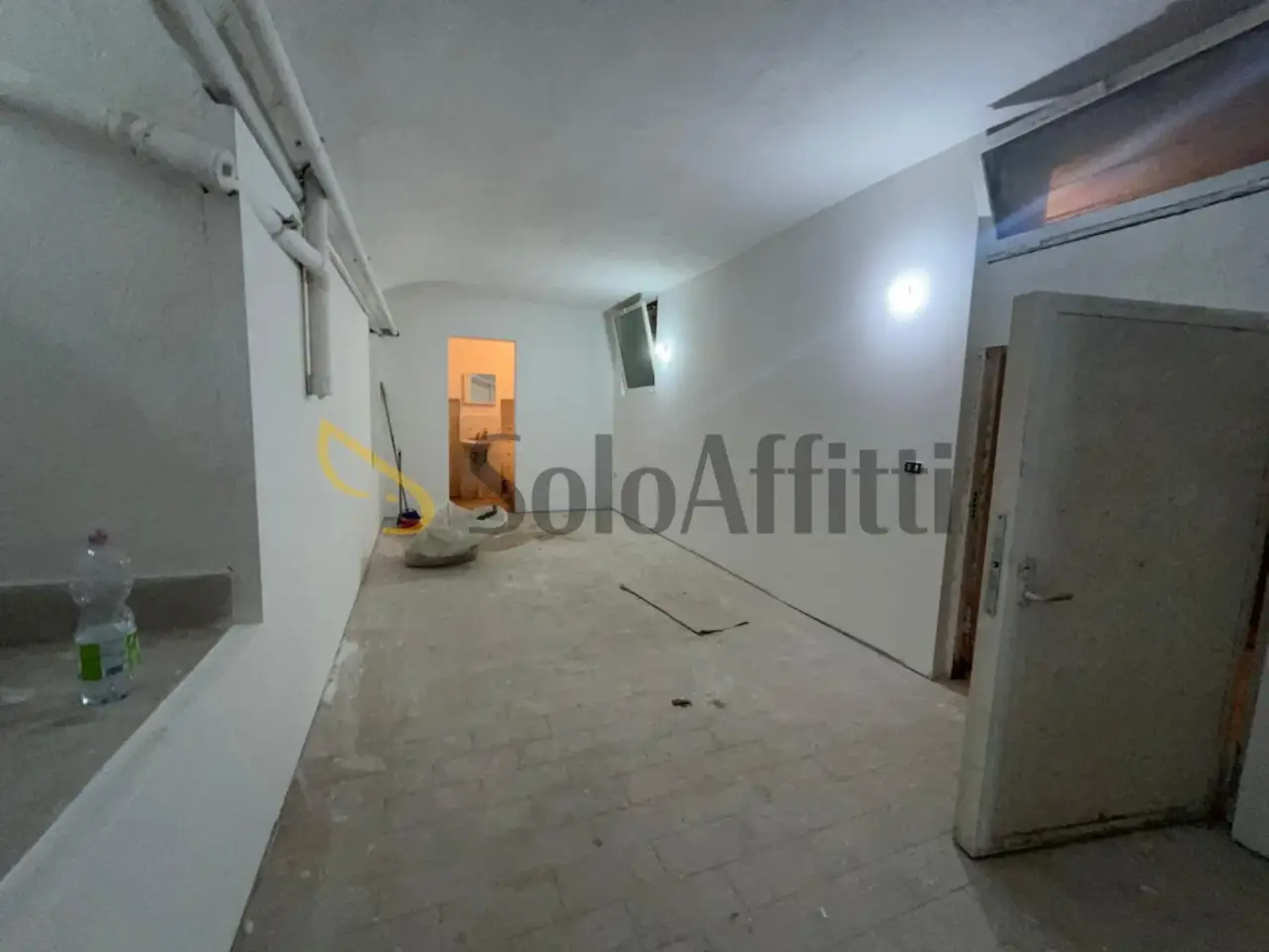 Magazzino in Piazza Cavour 122, Napoli, {3} - Foto 1